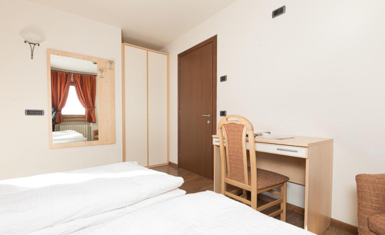 Chalet Kiara - Appartamenti Abar リヴィーニョ エクステリア 写真