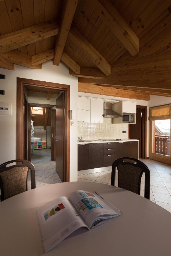 Chalet Kiara - Appartamenti Abar リヴィーニョ エクステリア 写真