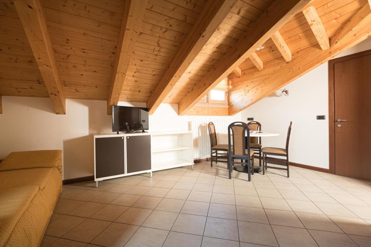 Chalet Kiara - Appartamenti Abar リヴィーニョ エクステリア 写真
