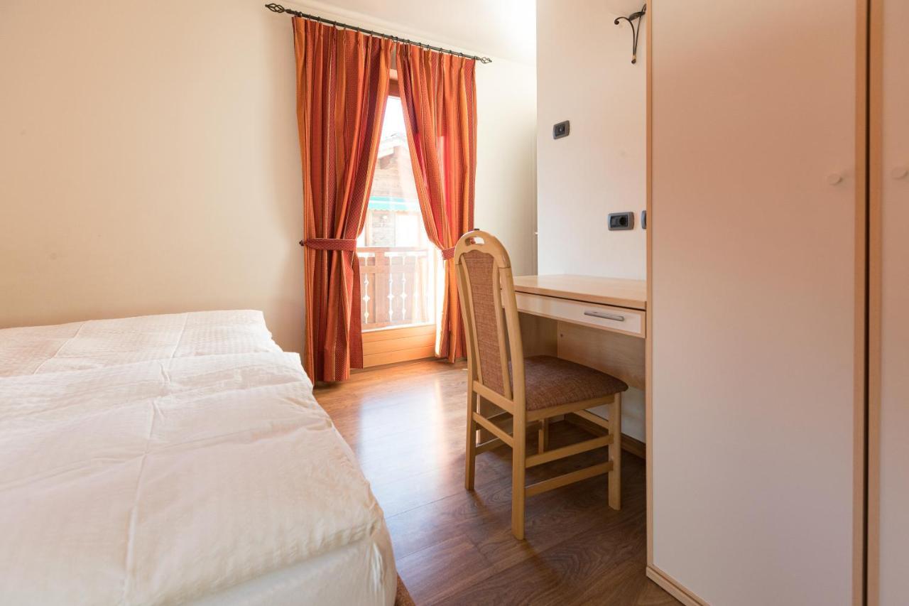 Chalet Kiara - Appartamenti Abar リヴィーニョ エクステリア 写真