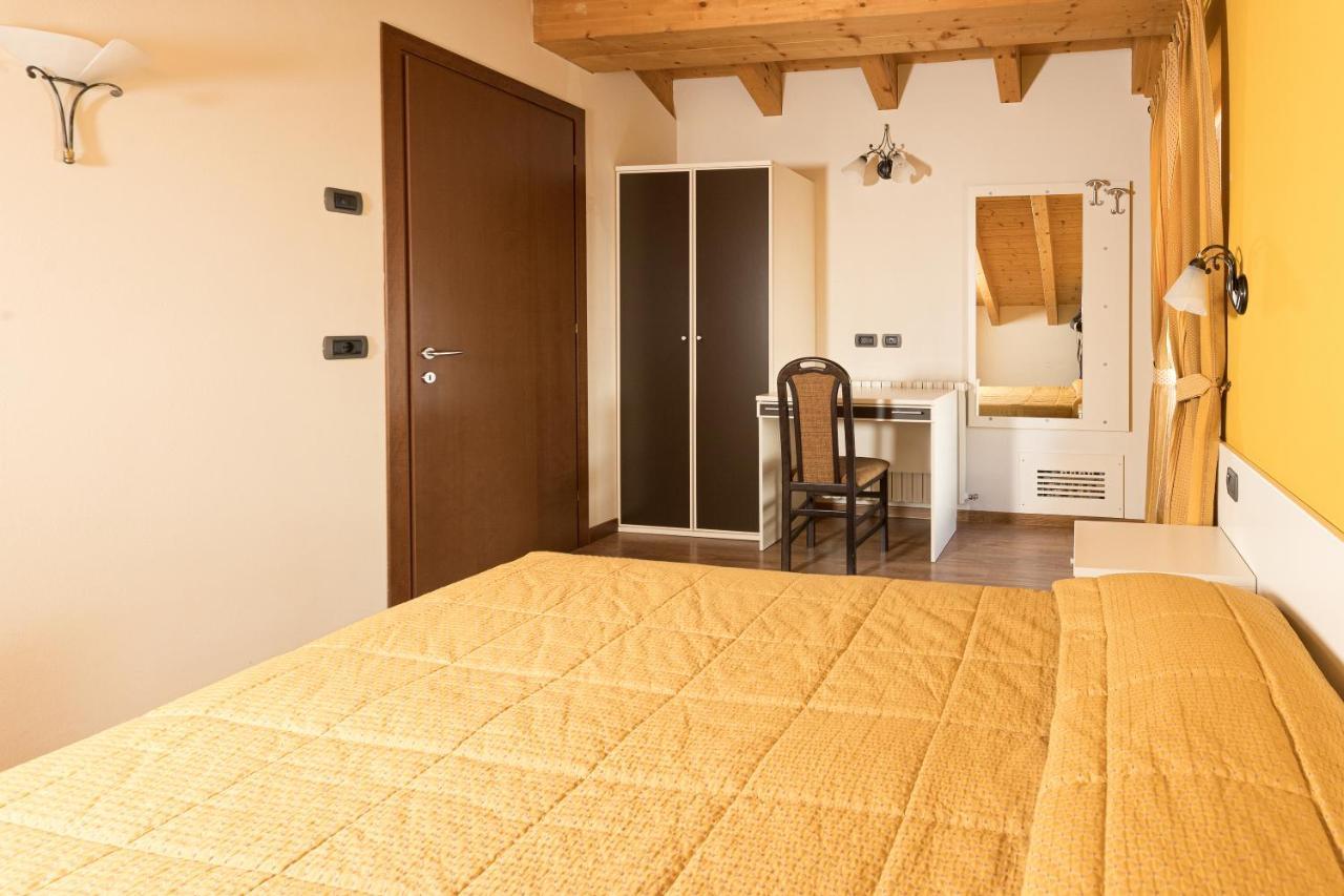 Chalet Kiara - Appartamenti Abar リヴィーニョ エクステリア 写真