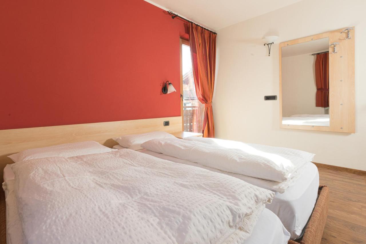 Chalet Kiara - Appartamenti Abar リヴィーニョ エクステリア 写真