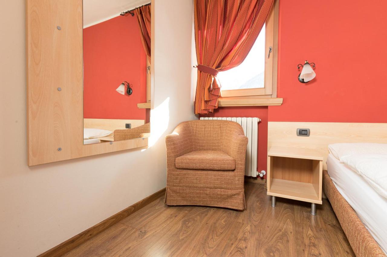 Chalet Kiara - Appartamenti Abar リヴィーニョ エクステリア 写真