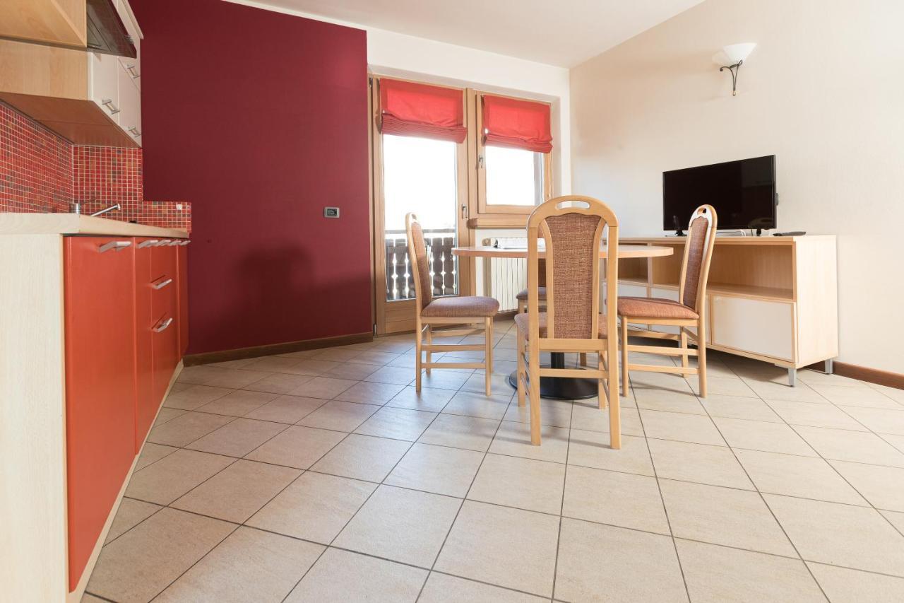 Chalet Kiara - Appartamenti Abar リヴィーニョ エクステリア 写真